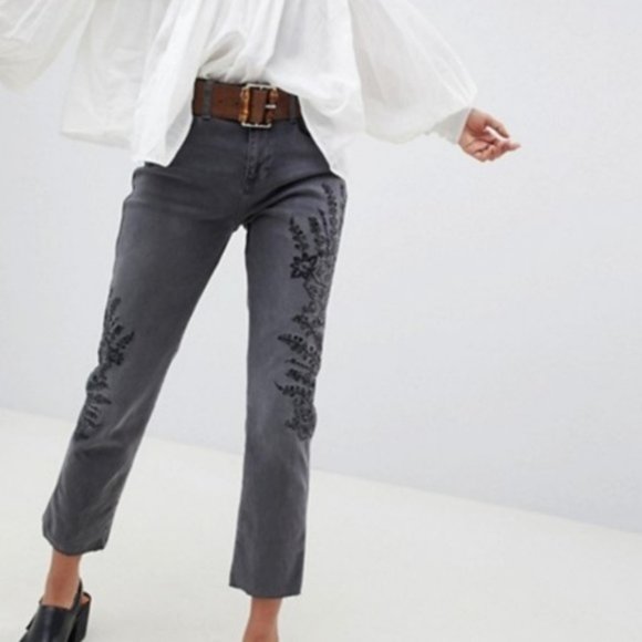 NWT Free People Embroidered Girlfriend Jeans 27 - Picture 2 of 5